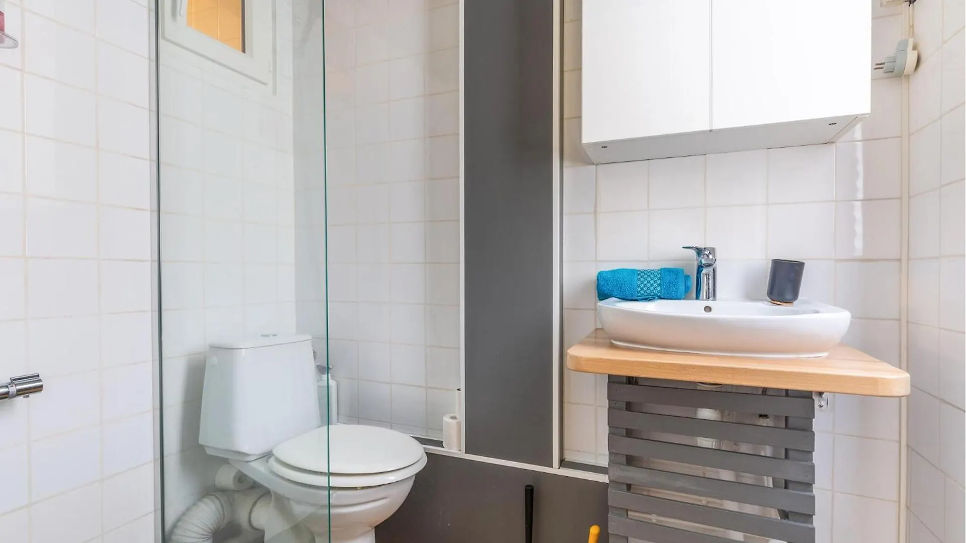 Amazing In With Kitchen